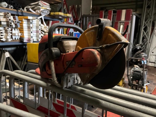 2005 dolmar pc6412-s motorzaag - afbeelding 4 van  4