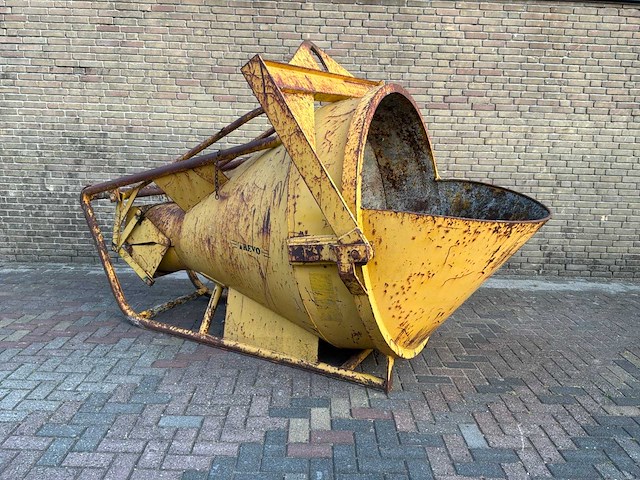 2005 eichinger 1500l betonkubel - afbeelding 1 van  7