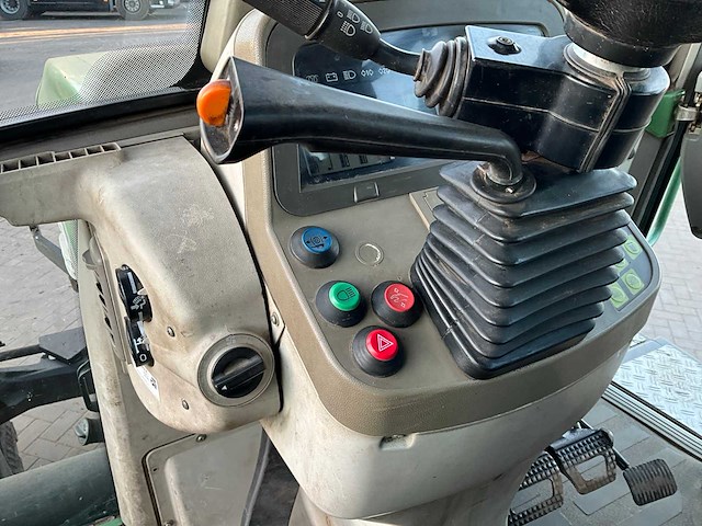 2005 fendt 716 vario vierwielaangedreven landbouwtractor - afbeelding 17 van  26