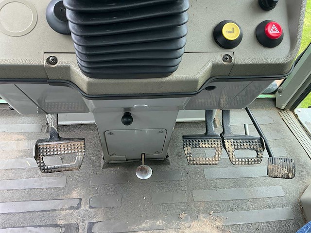 2005 fendt farmer 307 ci vierwielaangedreven landbouwtractor - afbeelding 33 van  35