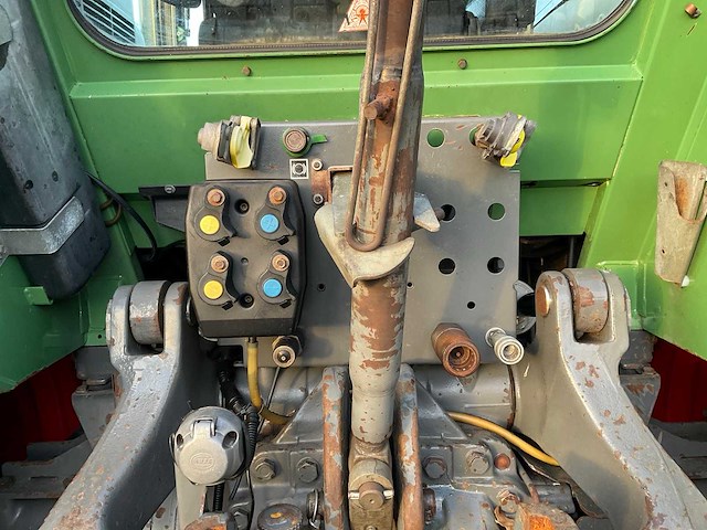 2005 fendt farmer 412 vario vierwielaangedreven landbouwtractor - afbeelding 24 van  40