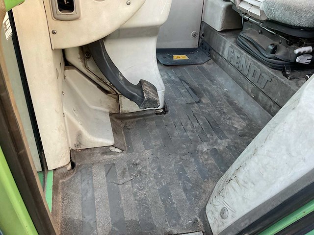 2005 fendt farmer 412 vario vierwielaangedreven landbouwtractor - afbeelding 21 van  40