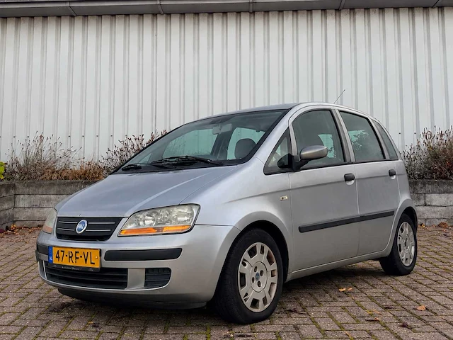 2005 fiat idea 1.4-16v dynamic personenauto - afbeelding 1 van  13