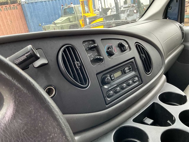 2005 ford bus personenauto - afbeelding 3 van  10