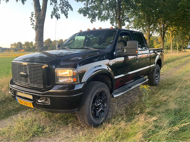 2005 ford f250 harley-davidson bedrijfswagen - afbeelding 1 van  22