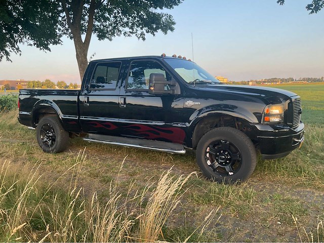 2005 ford f250 harley-davidson bedrijfswagen - afbeelding 19 van  22