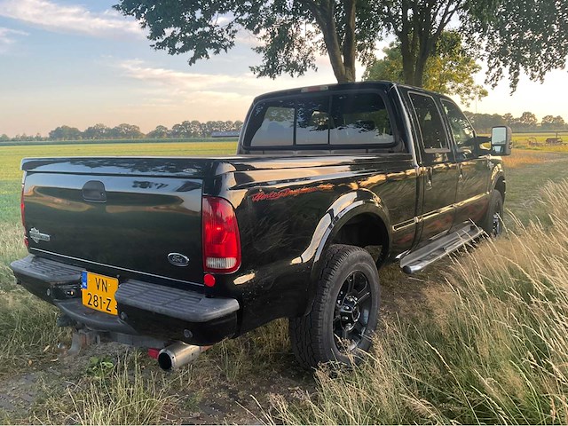 2005 ford f250 harley-davidson bedrijfswagen - afbeelding 21 van  22