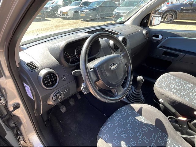 2005 ford fusion 1.4-16v trend personenauto - afbeelding 4 van  32