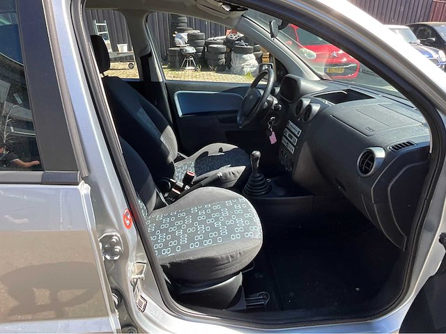 2005 ford fusion 1.4-16v trend personenauto - afbeelding 8 van  32