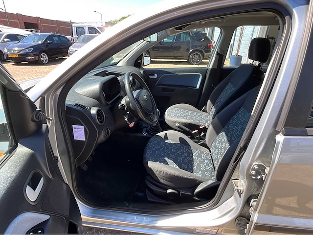 2005 ford fusion 1.4-16v trend personenauto - afbeelding 32 van  32