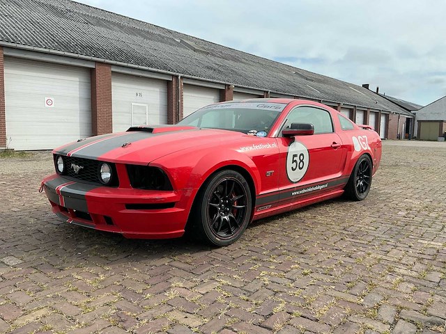 2005 ford usa mustang gt circuit race auto + trailer - afbeelding 1 van  46