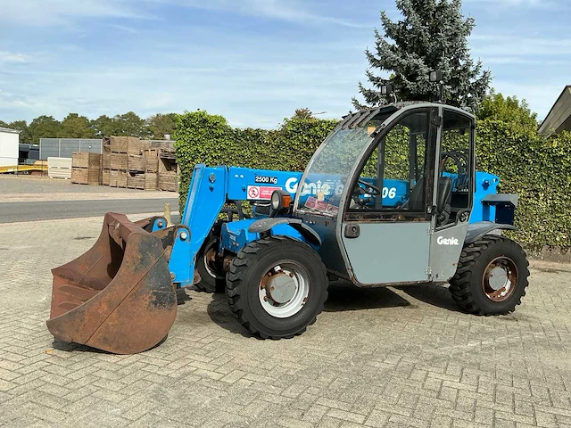 2005 genie gth-2506 telescooplader – 2.500 kg – 5,79 m – 4x4 – laadbak - afbeelding 15 van  35