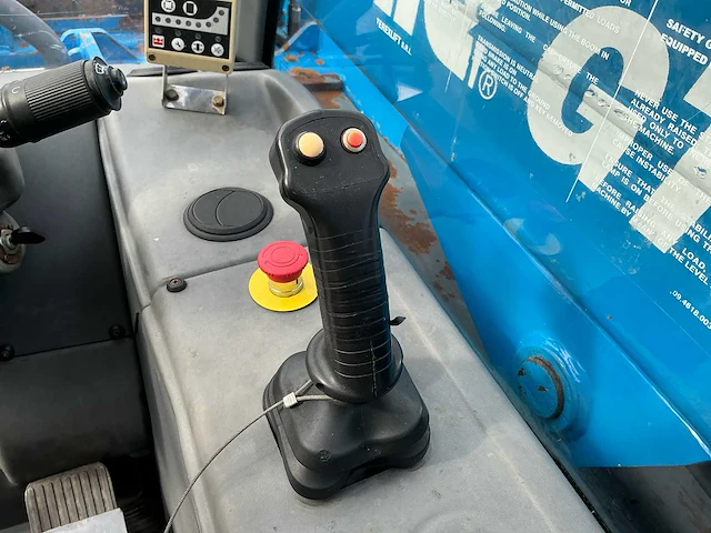 2005 genie gth-2506 telescooplader – 2.500 kg – 5,79 m – 4x4 – laadbak - afbeelding 25 van  35