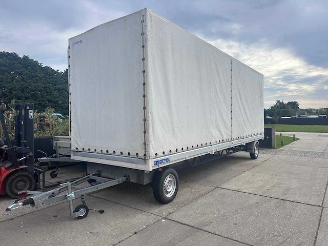 2005 gniotpol - g g 2800 - - schamelwagen met huifopbouw - afbeelding 1 van  10