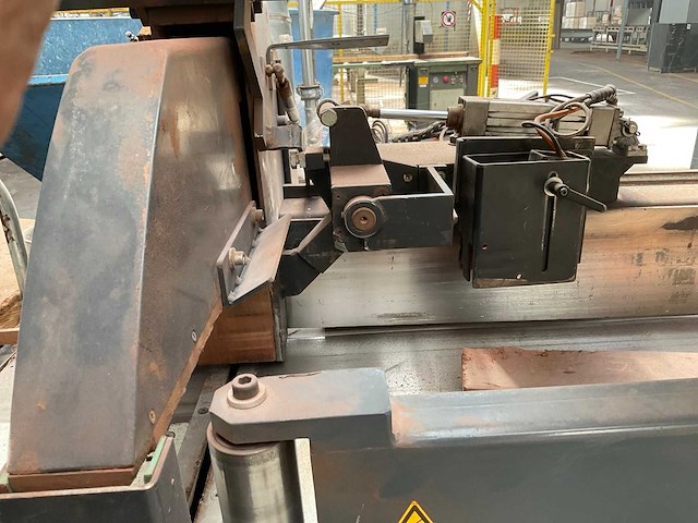 2005 h&m hm-d-s automatische afkortcirkelzaagmachine - afbeelding 2 van  4