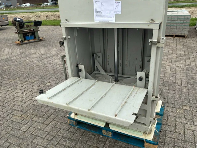 2005 hsm vl75 professionele verticale balenpers - afbeelding 4 van  13