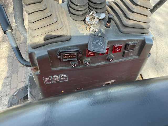 2005 ihi 9nx minigraafmachine - afbeelding 23 van  31