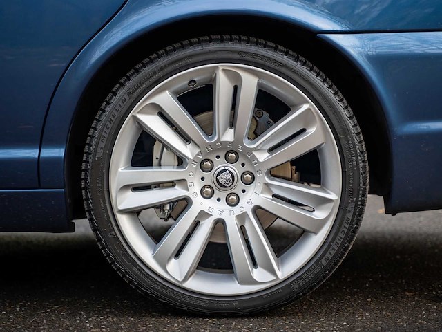 2005 jaguar xj 4.2 v8 super lwb personenauto - afbeelding 19 van  56