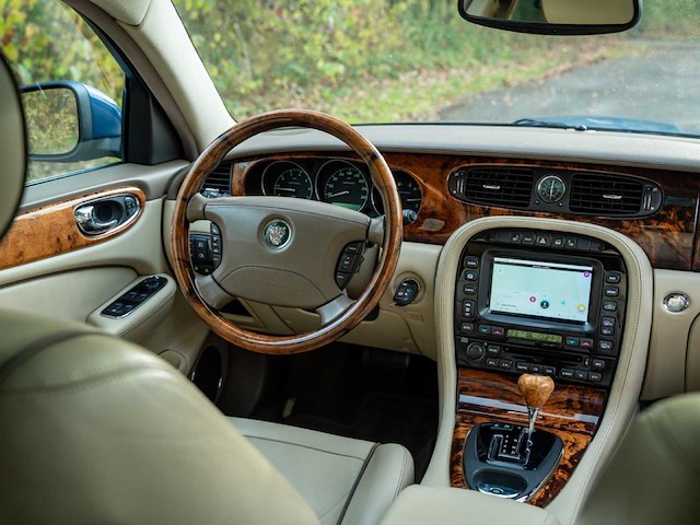 2005 jaguar xj 4.2 v8 super lwb personenauto - afbeelding 25 van  56