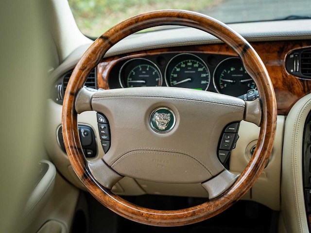 2005 jaguar xj 4.2 v8 super lwb personenauto - afbeelding 27 van  56