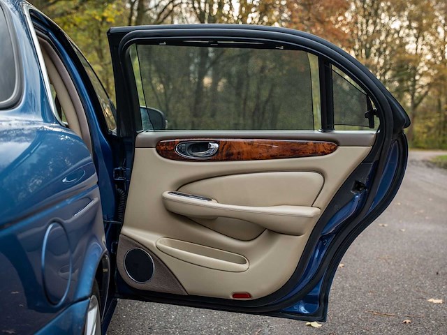 2005 jaguar xj 4.2 v8 super lwb personenauto - afbeelding 38 van  56