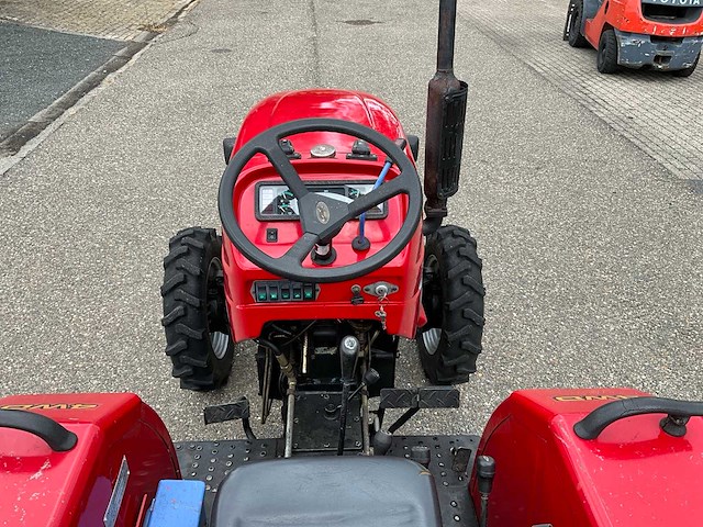 2005 jinma 224 4wd minitractor tvz-67-f - afbeelding 11 van  25