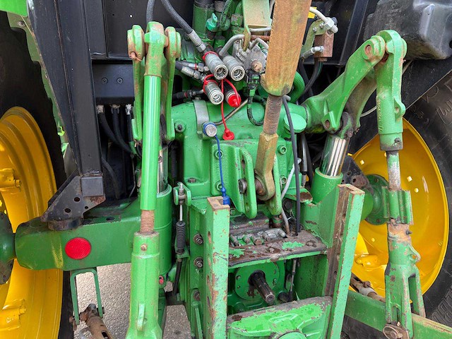 2005 john deere 5720 vierwielaangedreven landbouwtractor - afbeelding 3 van  19