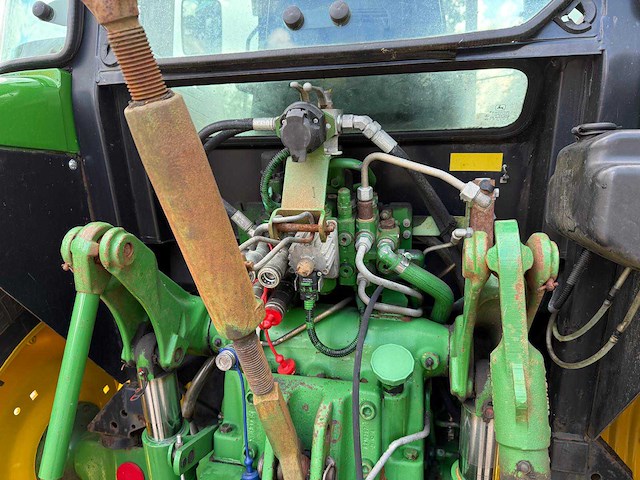 2005 john deere 5720 vierwielaangedreven landbouwtractor - afbeelding 5 van  19