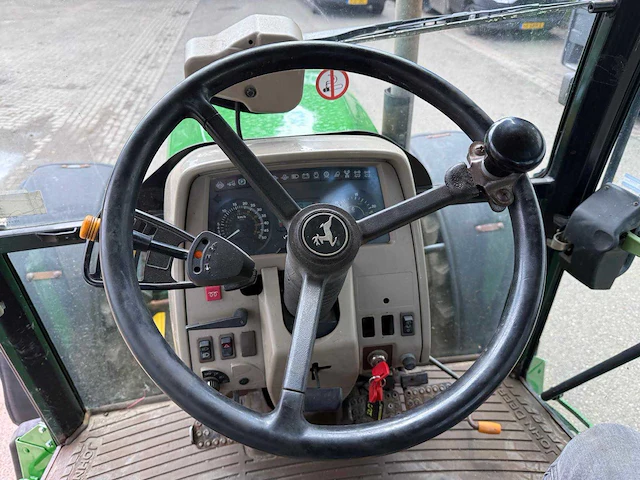 2005 john deere 5720 vierwielaangedreven landbouwtractor - afbeelding 17 van  19