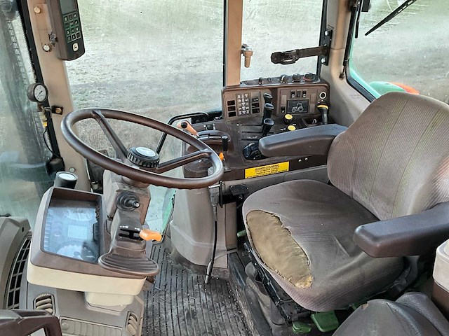 2005 john deere 6420 vierwielaangedreven landbouwtractor - afbeelding 17 van  37