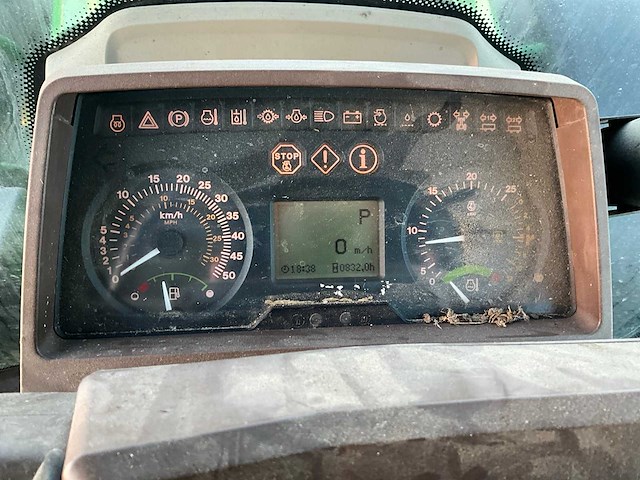 2005 john deere 6420 vierwielaangedreven landbouwtractor - afbeelding 19 van  37