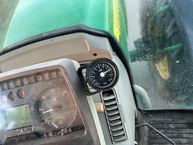 2005 john deere 6420 vierwielaangedreven landbouwtractor - afbeelding 21 van  37