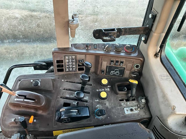 2005 john deere 6420 vierwielaangedreven landbouwtractor - afbeelding 25 van  37