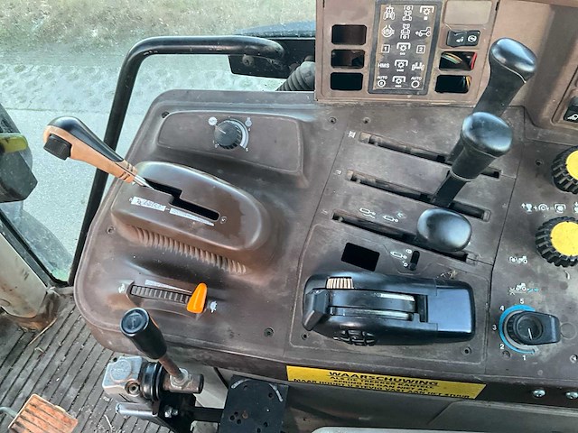 2005 john deere 6420 vierwielaangedreven landbouwtractor - afbeelding 27 van  37