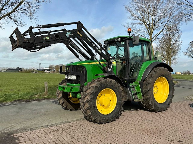 2005 john deere 6820 vierwielaangedreven landbouwtractor - afbeelding 1 van  33