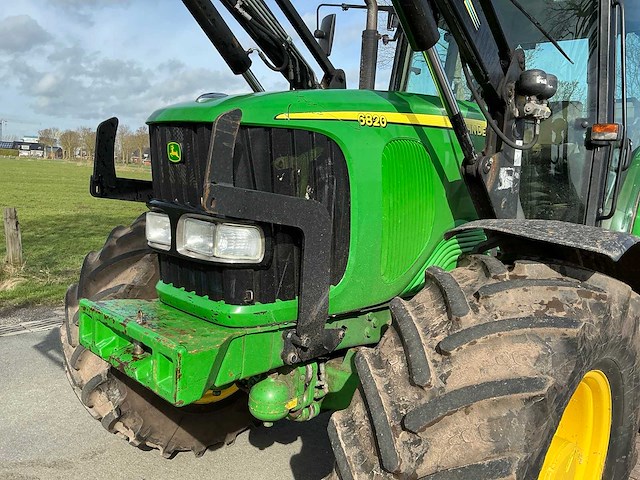 2005 john deere 6820 vierwielaangedreven landbouwtractor - afbeelding 15 van  33
