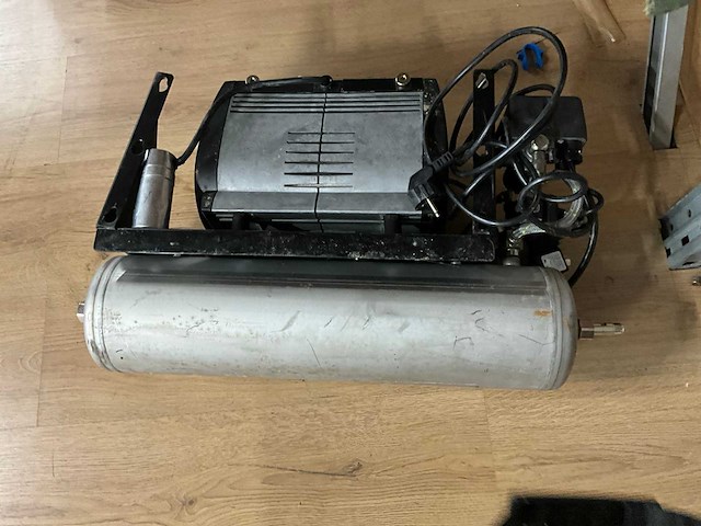 2005 jun-air of302 silent olievrije compressor - afbeelding 3 van  5