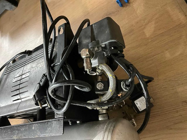 2005 jun-air of302 silent olievrije compressor - afbeelding 4 van  5