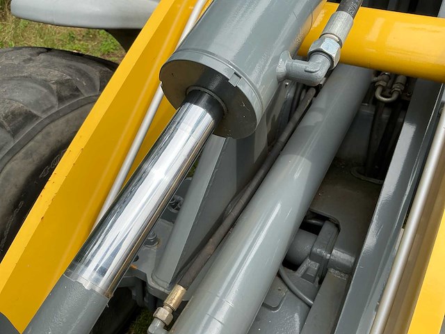 2005 kramer 380 shovel - afbeelding 16 van  32