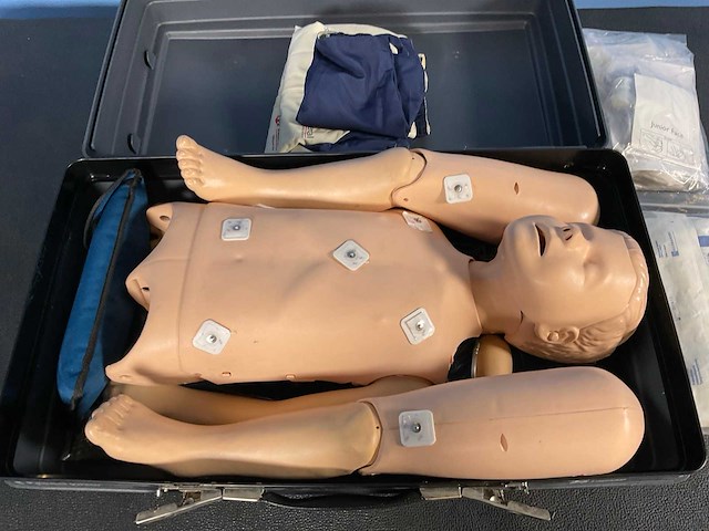 2005 laerdal medical resusci junior oefen- en instructiemateriaal (2) - afbeelding 4 van  11