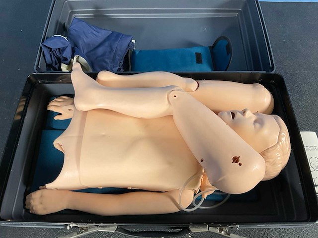 2005 laerdal medical resusci junior oefen- en instructiemateriaal (2) - afbeelding 10 van  11