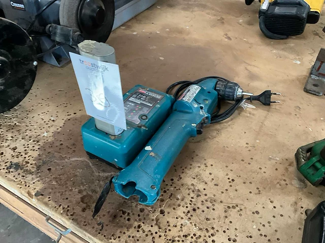 2005 makita da391d haakse schroefboormachine - afbeelding 1 van  4