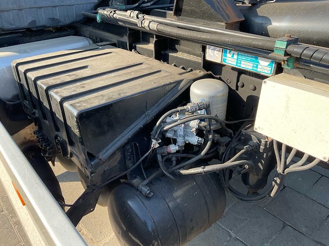 2005 man d20 vrachtwagen - afbeelding 28 van  45