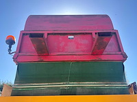 2005 massey ferguson 5455 vierwielaangedreven landbouwtractor met strodek machine - afbeelding 3 van  21