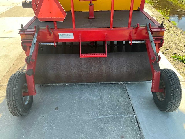 2005 massey ferguson 5455 vierwielaangedreven landbouwtractor met strodek machine - afbeelding 28 van  48