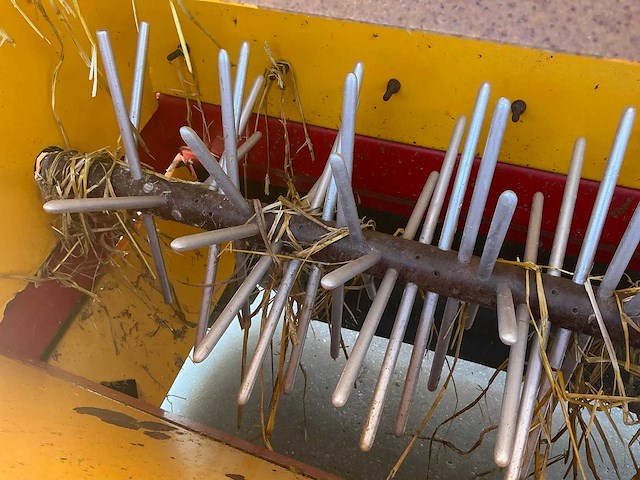 2005 massey ferguson 5455 vierwielaangedreven landbouwtractor met strodek machine - afbeelding 5 van  21