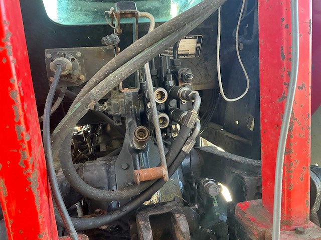2005 massey ferguson 5455 vierwielaangedreven landbouwtractor met strodek machine - afbeelding 7 van  21