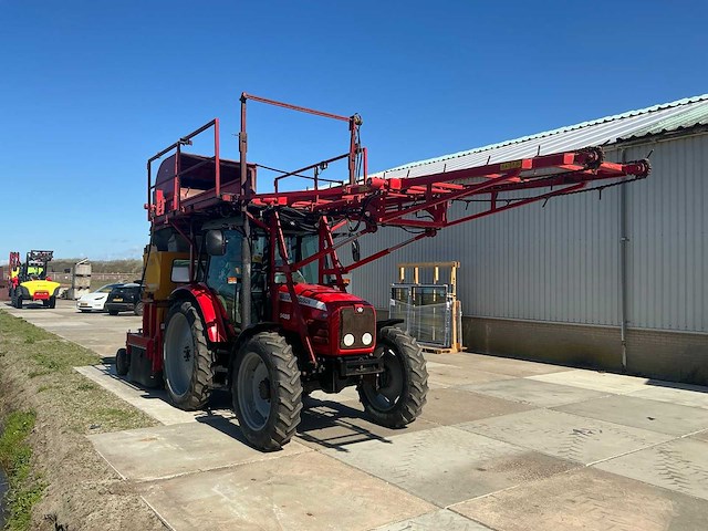 2005 massey ferguson 5455 vierwielaangedreven landbouwtractor met strodek machine - afbeelding 29 van  48