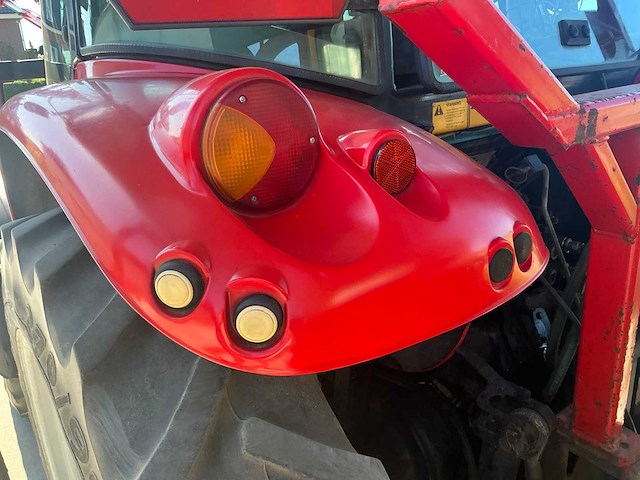 2005 massey ferguson 5455 vierwielaangedreven landbouwtractor met strodek machine - afbeelding 35 van  48