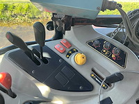 2005 massey ferguson 5455 vierwielaangedreven landbouwtractor met strodek machine - afbeelding 13 van  21